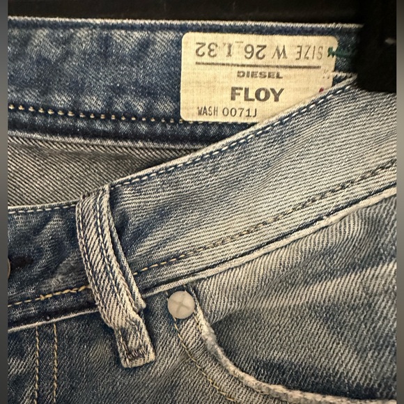 Diesel | Y2K Floyd Distressed Low Rise Baggy Boyfriend Jean - Picture 3 of 6